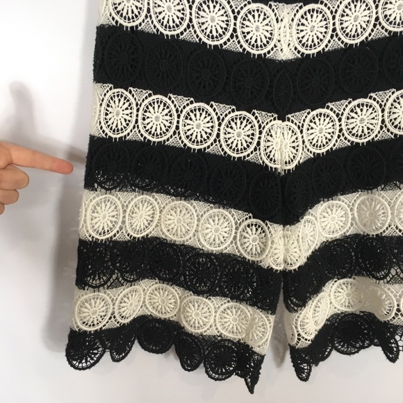 ALICE + OLIVIA | crochet Bermuda shorts 0950 - Picture 3 of 8